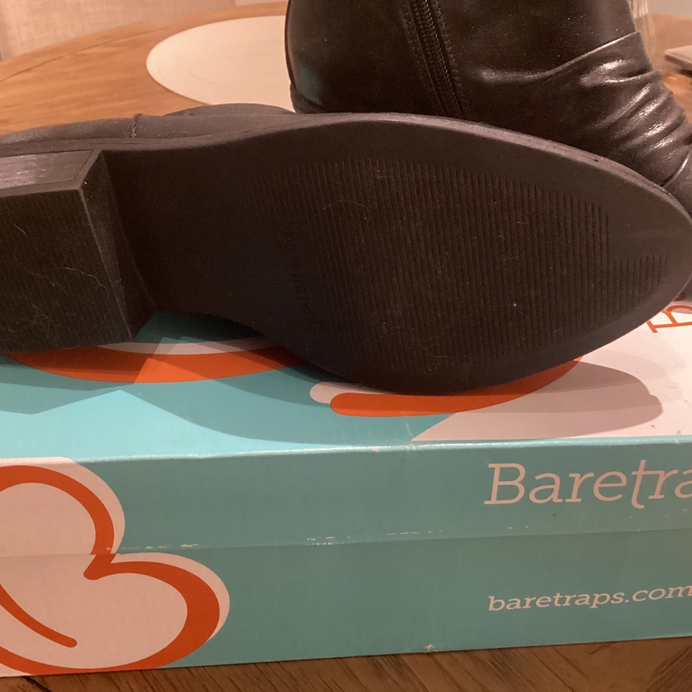 Shoes - Picture 4 of 4